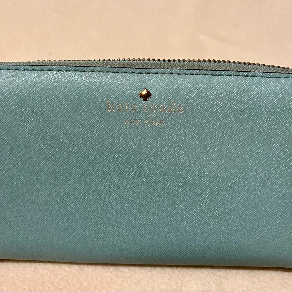 Kate Spade Zipper Wallet - Picture 5 of 8
